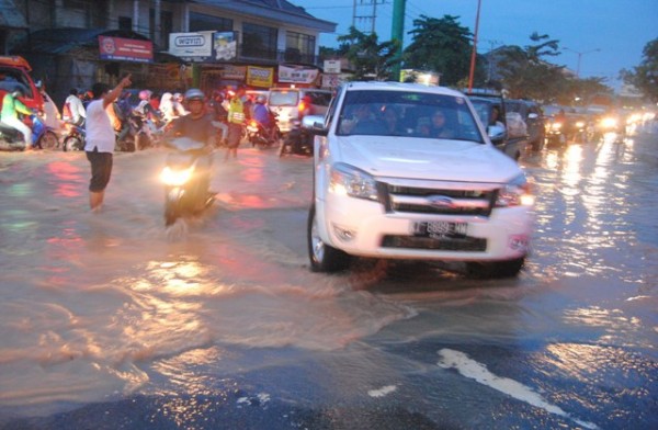  Jalan Denpasar-Gilimanuk Terancam Banjir